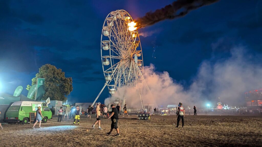 Ferris wheel catches fire at music festival – around 30 people injured