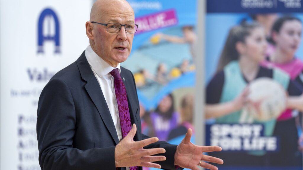 Swinney willing to ‘engage’ with PM over plan to ban smoking in outdoor spaces