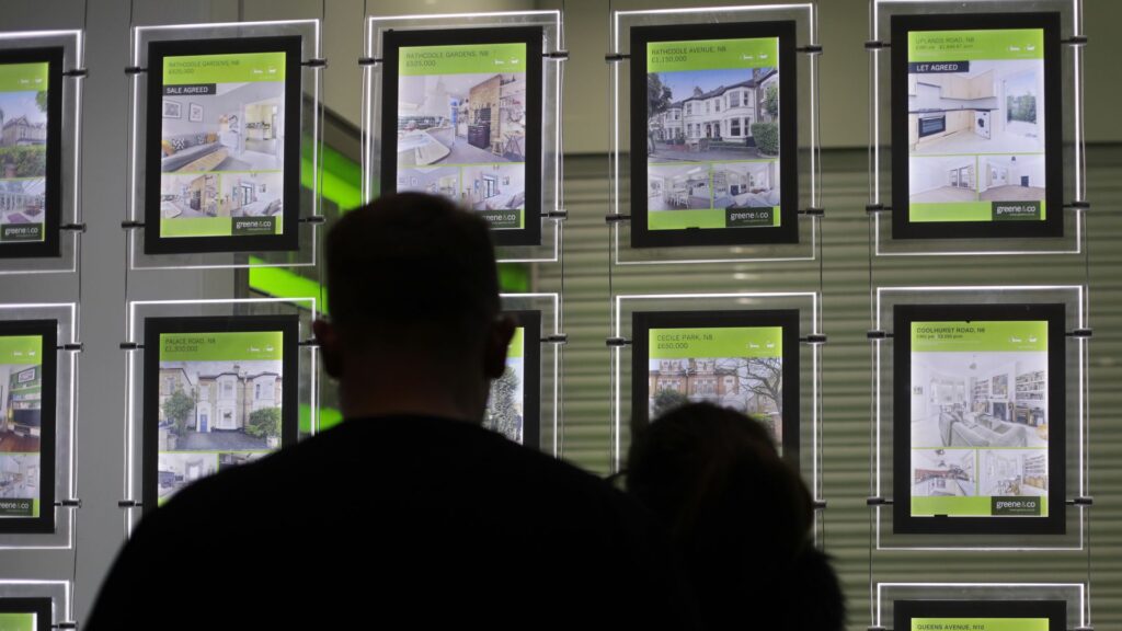 Mortgage borrowing at near two-year high as signs of confidence emerge