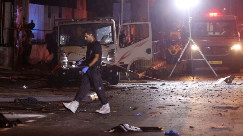 Bomb explodes in Tel Aviv, killing one person