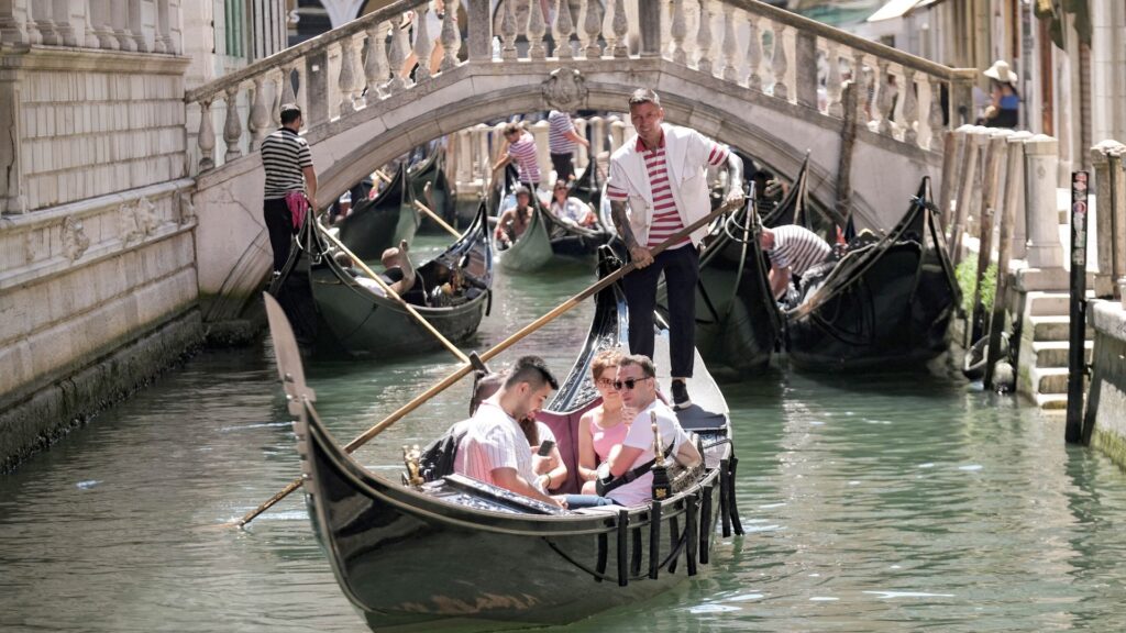 Venice is recruiting gondoliers – but would you be successful in competitive process?