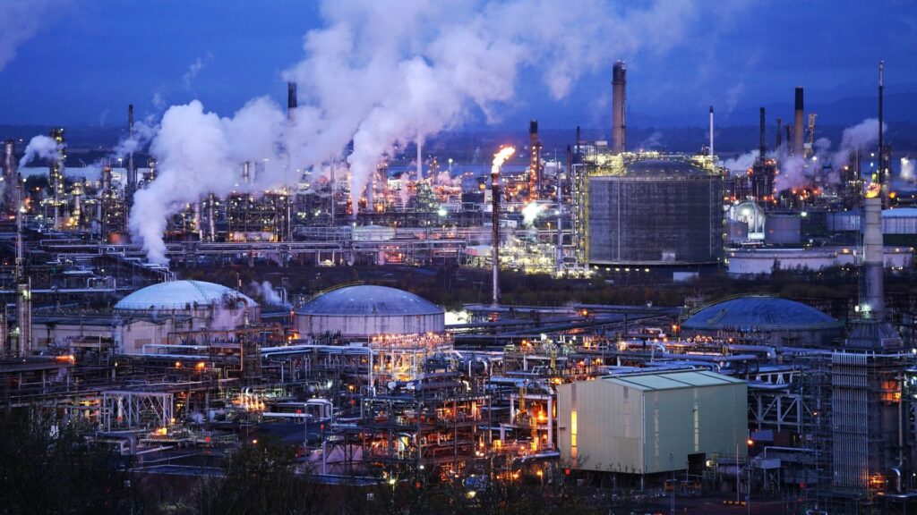 ‘Widespread fury’ over impending job losses at oil refinery