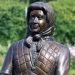 New statue of Queen Elizabeth II divides opinion