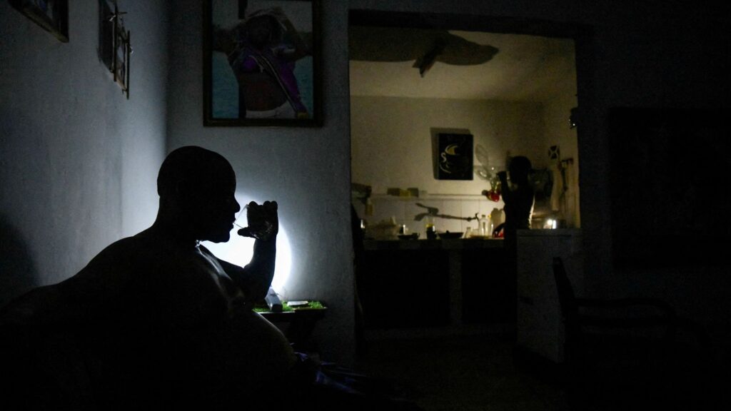 Cuba without power as national grid shuts down