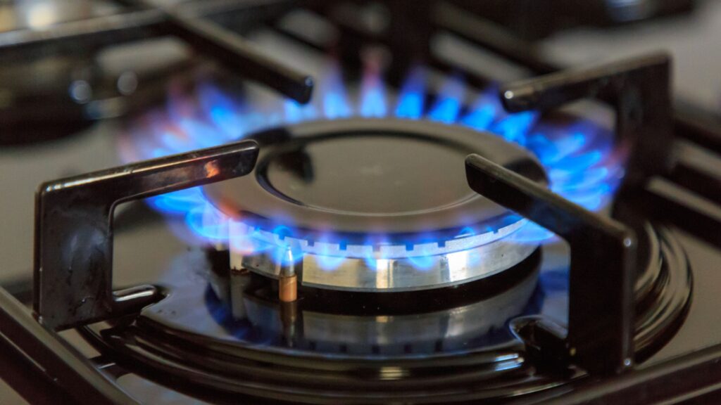 Government to trumpet £500m bills aid from energy suppliers amid winter fuel row