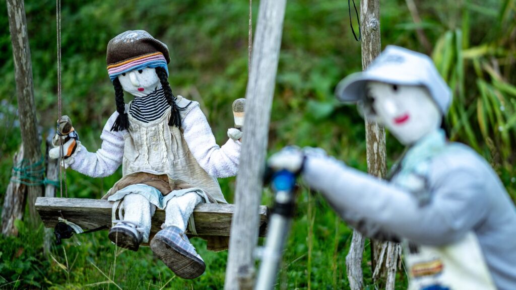 Japanese village replaces young people with mannequins as population falls