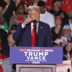 Trump goes silent at campaign rally after microphone cuts out