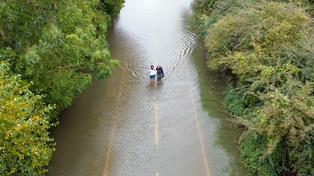 Hurricane remnants to bring heavy wind and rain to UK