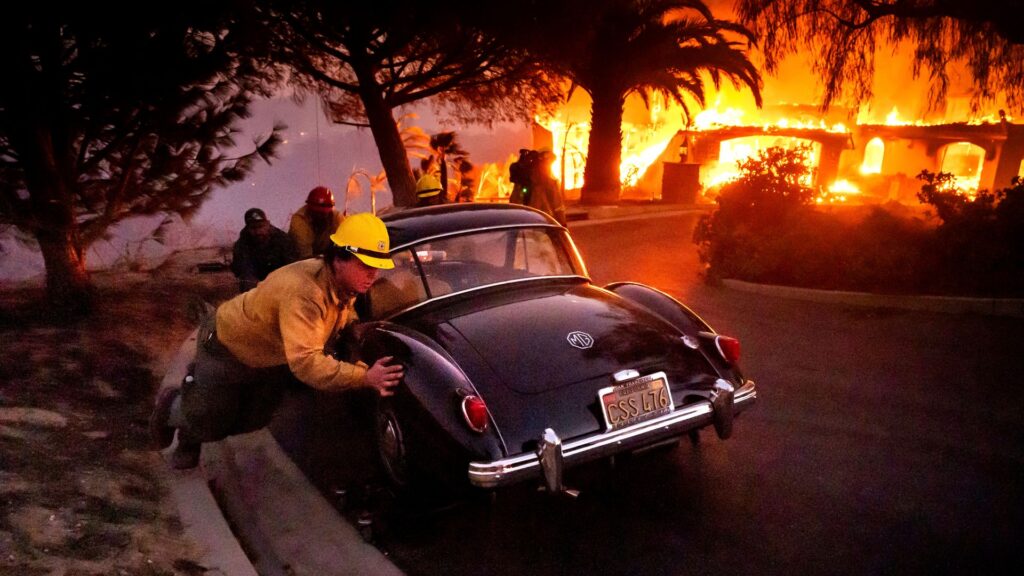 Thousands of Californians forced to flee ‘dangerously fast’ wildfire