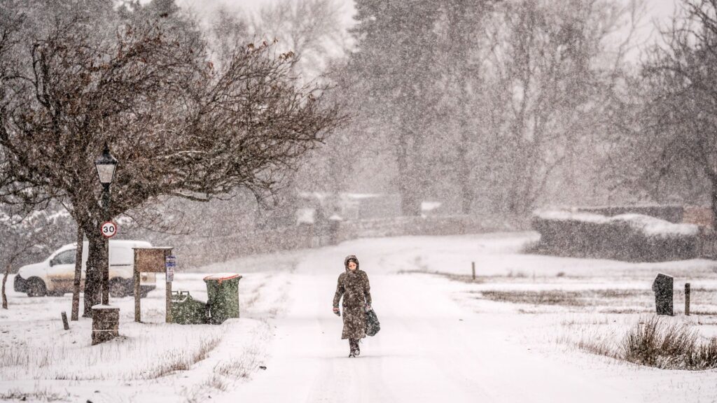 More snow to fall as Met Office issues new warnings