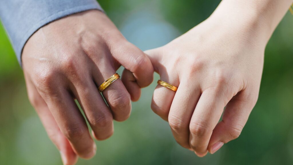 Unmarried people ‘more likely to be depressed’