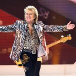 Rod Stewart to play Glastonbury’s legend slot