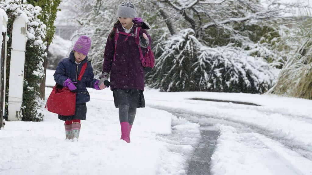 Snow and ice warning issued for parts of UK