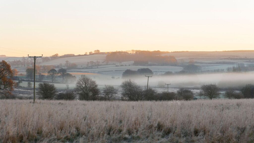 UK to feel chillier as temperatures drop and frost creeps in