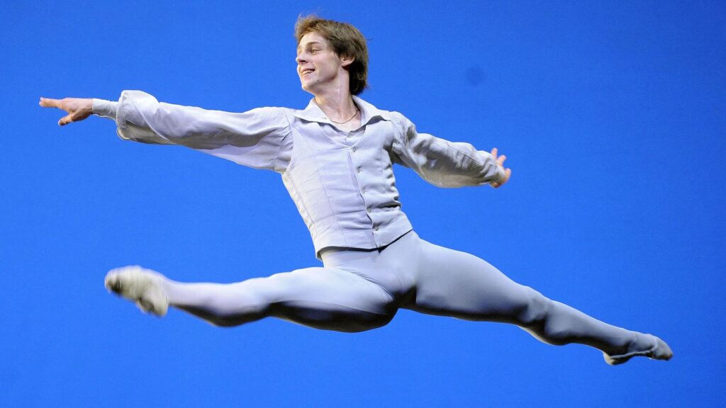 Russian ballet star dies aged 39 after ‘fall from building’