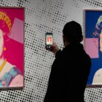 ‘Amateurish’ thieves steal Warhol print of the Queen – but ‘can’t fit other stolen pictures in getaway car’