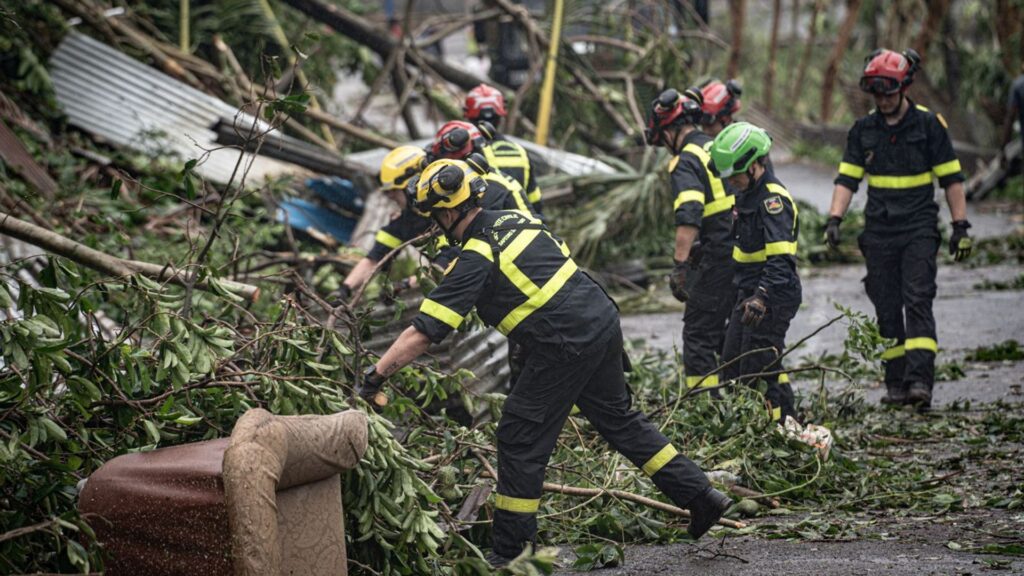 Rescuers search for cyclone survivors – as fears grow over food and water shortages