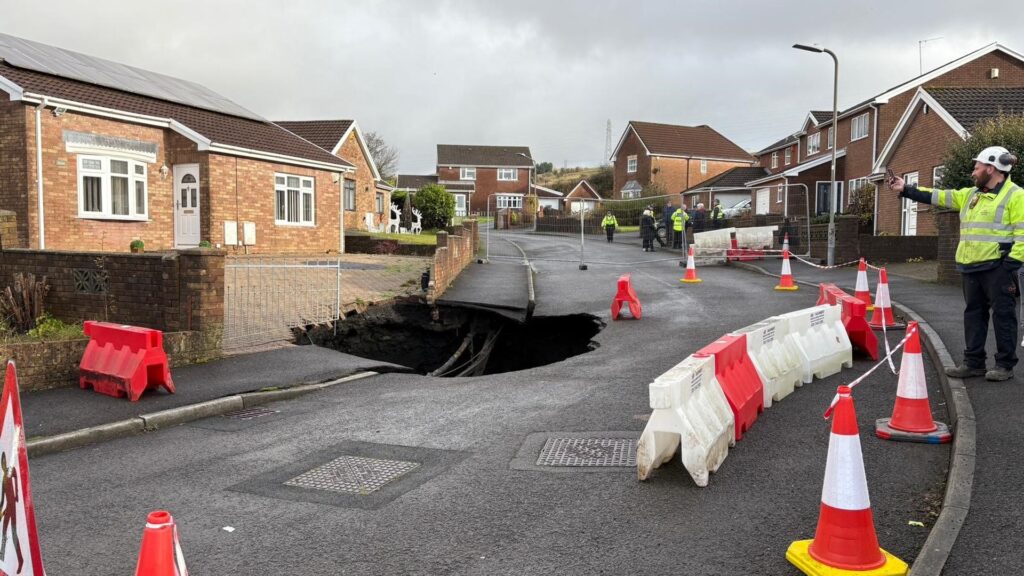 Sinkhole road residents can return home for Christmas