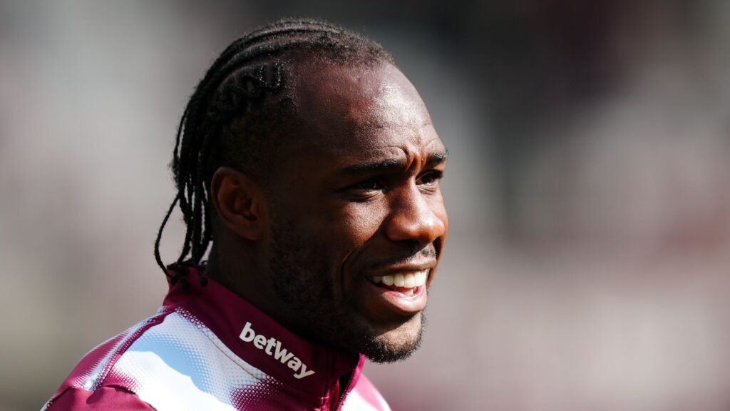 West Ham striker Michail Antonio has had surgery after car crash, club says