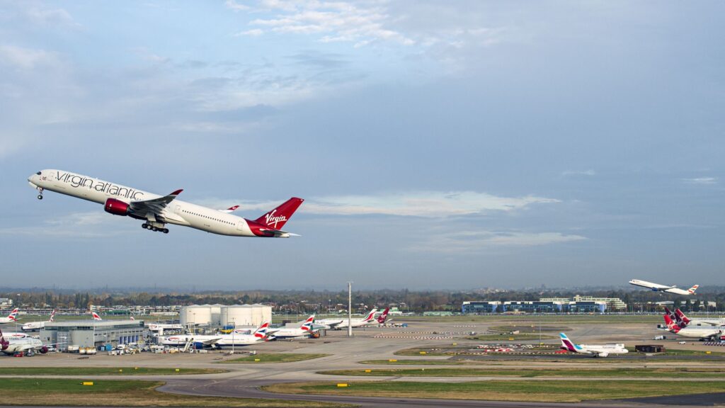 Chancellor announces backing for third Heathrow runway