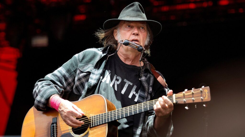 Neil Young pulls out of Glastonbury over BBC ‘corporate control’