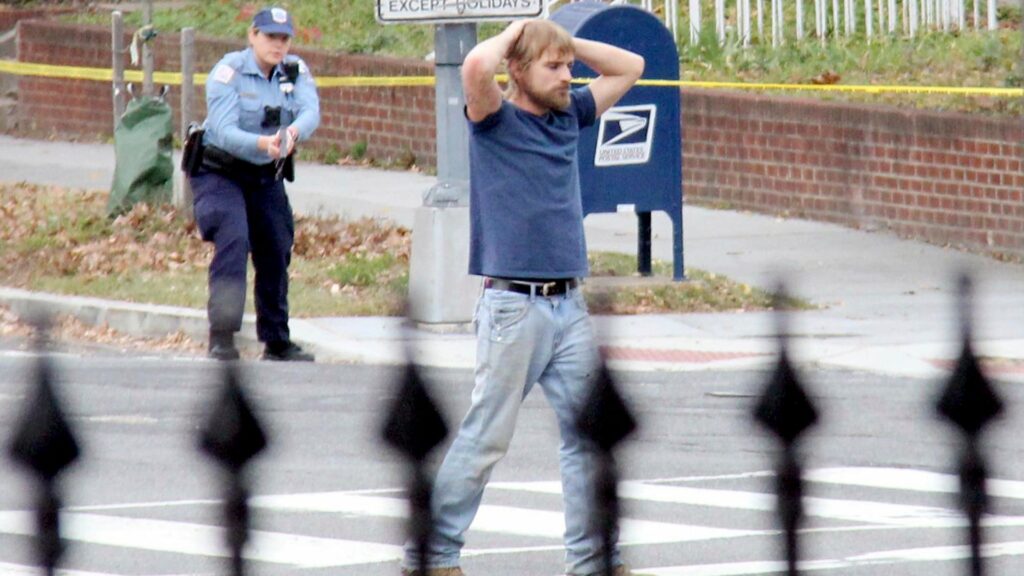 ‘Pizzagate’ gunman killed by police after traffic stop