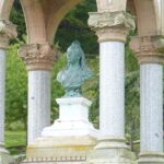 Queen Victoria bust disappears from Welsh town