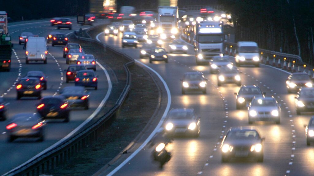 Three in four motorists ‘blinded’ by dazzling headlights