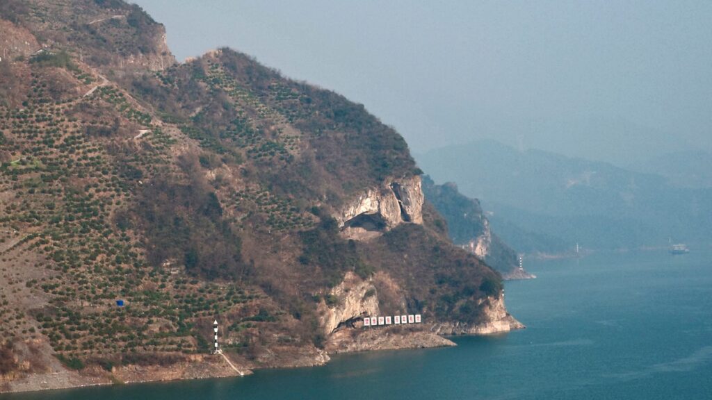 ‘Puppy mountain’ along Chinese river draws in tourists