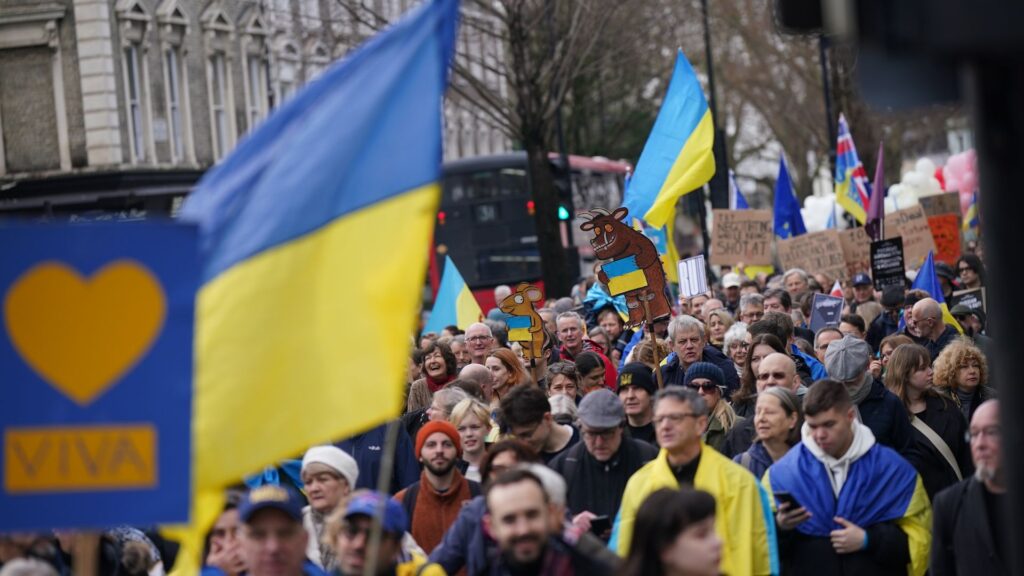 Thousands protest in London ahead of third anniversary of Ukraine war