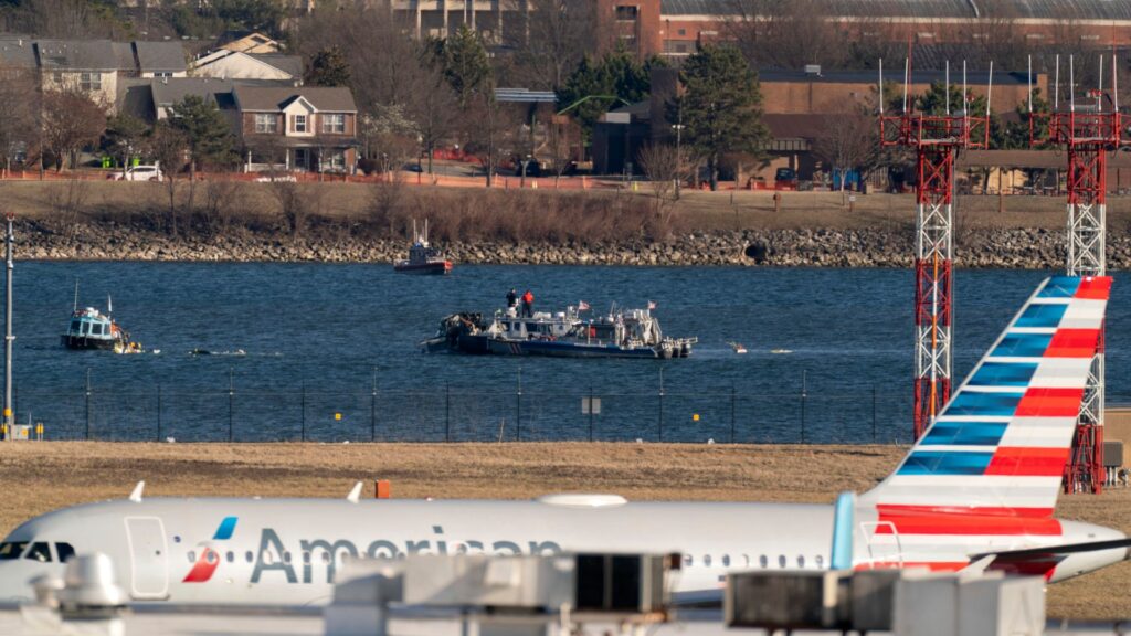 Washington DC crash: Data from plane’s black boxes gives conflicting information on altitudes